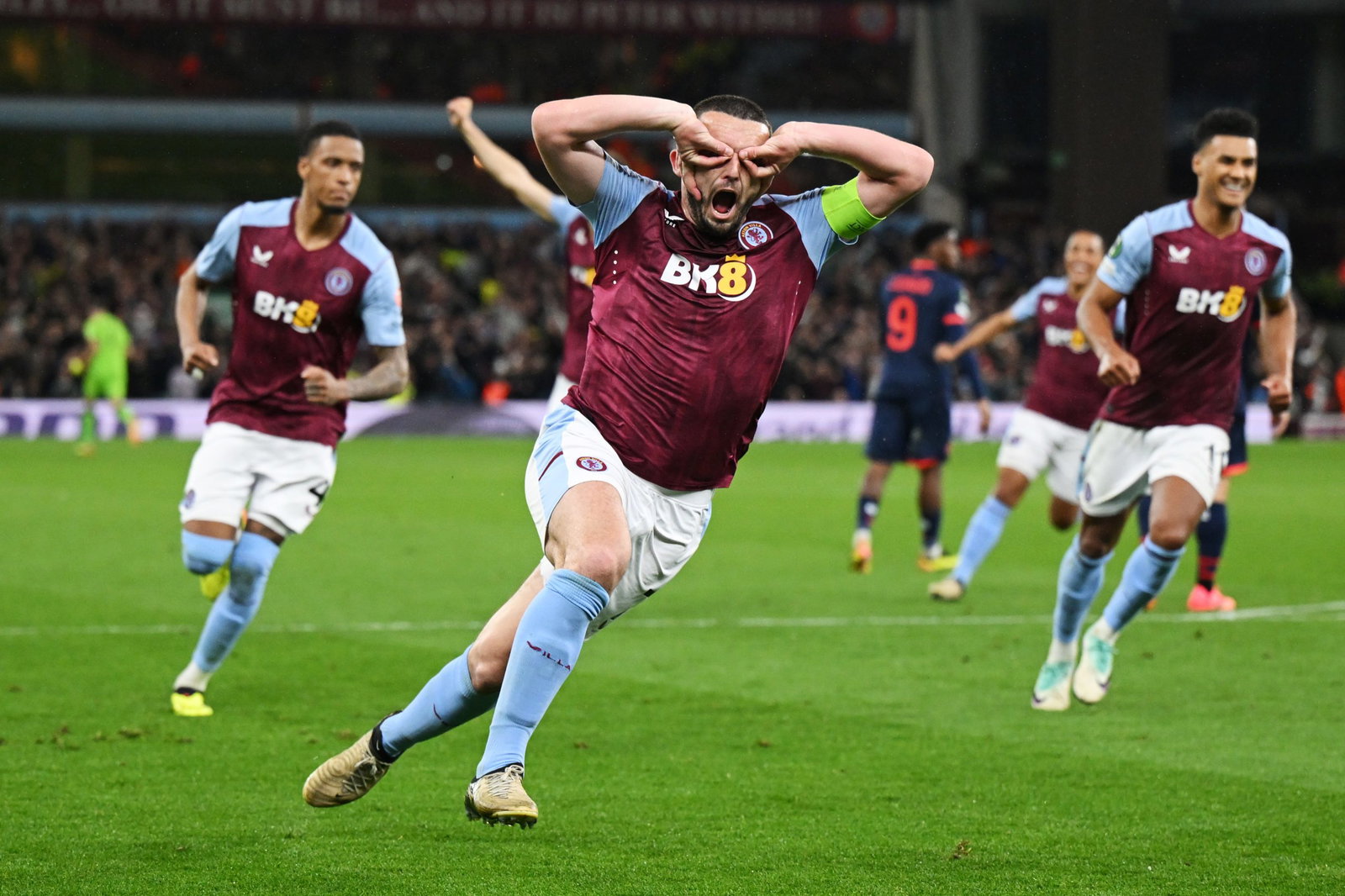 Aston Villa Win Europa League How Emery’s Tactical Evolution Outmaneuvered Freiburg’s Low-Block